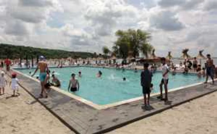 Slătinenii pot veni din nou la distracţie la piscina Plaja Olt începând de miercuri  (FOTO: Mugurel Manea)