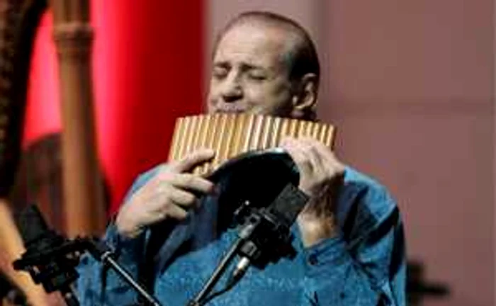 Gheorghe Zamfir va susţine un concert de Crăciun, pe 18 decembrie, la Sala Palatului din Bucureşti FOTO EPA