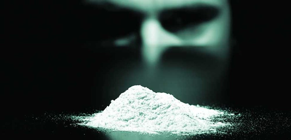 Dosarul „cocaina de pe frigider”. O bunică din Botoșani era să ajungă în arest din cauza nepotului care îi lăsase droguri în casă: „Vai, mamaia!”