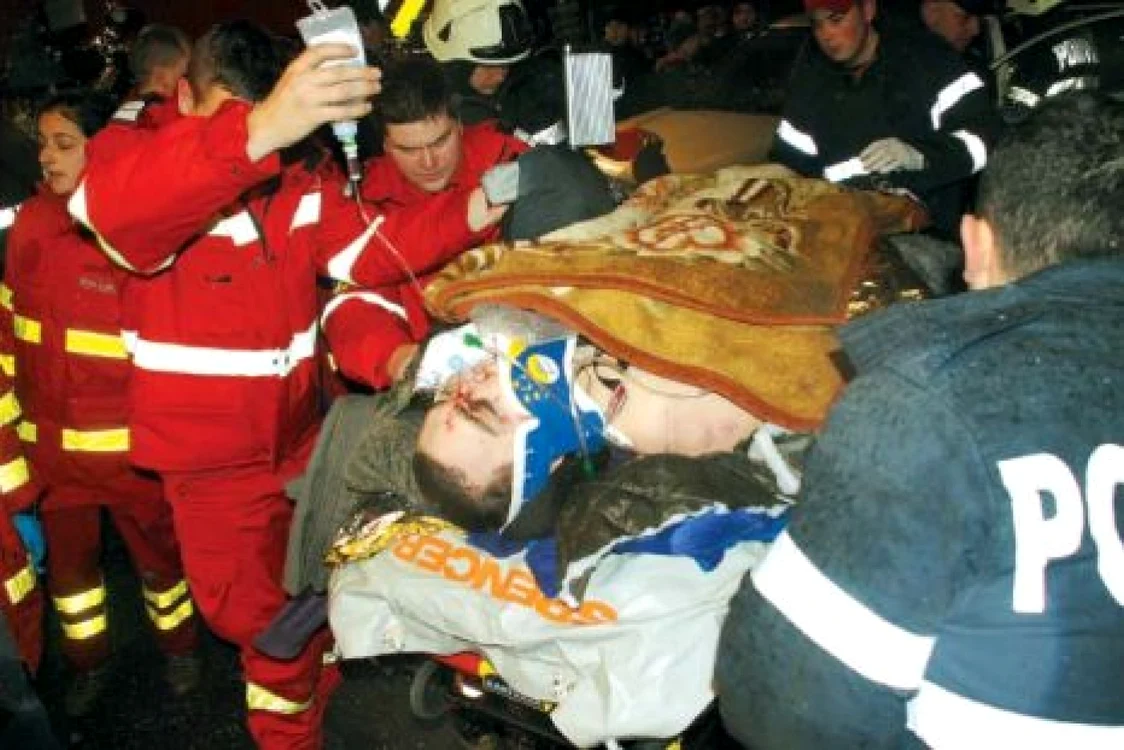 Membrii clubului off-road care au participat la operaţiunile de salvare spun că autorităţile le-au trimis coordonatele epavei FĂRĂ MINUTE, ceea ce înseamnă o aproximare, ca distanţă, de sute de kilometri.