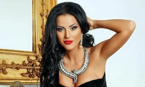 Aşa arată Daniela în pictoriale jpeg