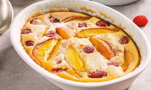 clafoutis cu piersici jpg