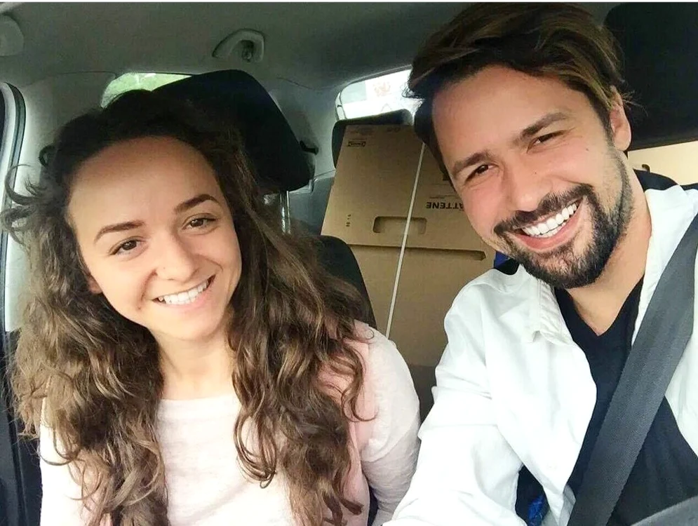 
    Alex Constantin și sora lui geamănăfoto: arhivă personală  