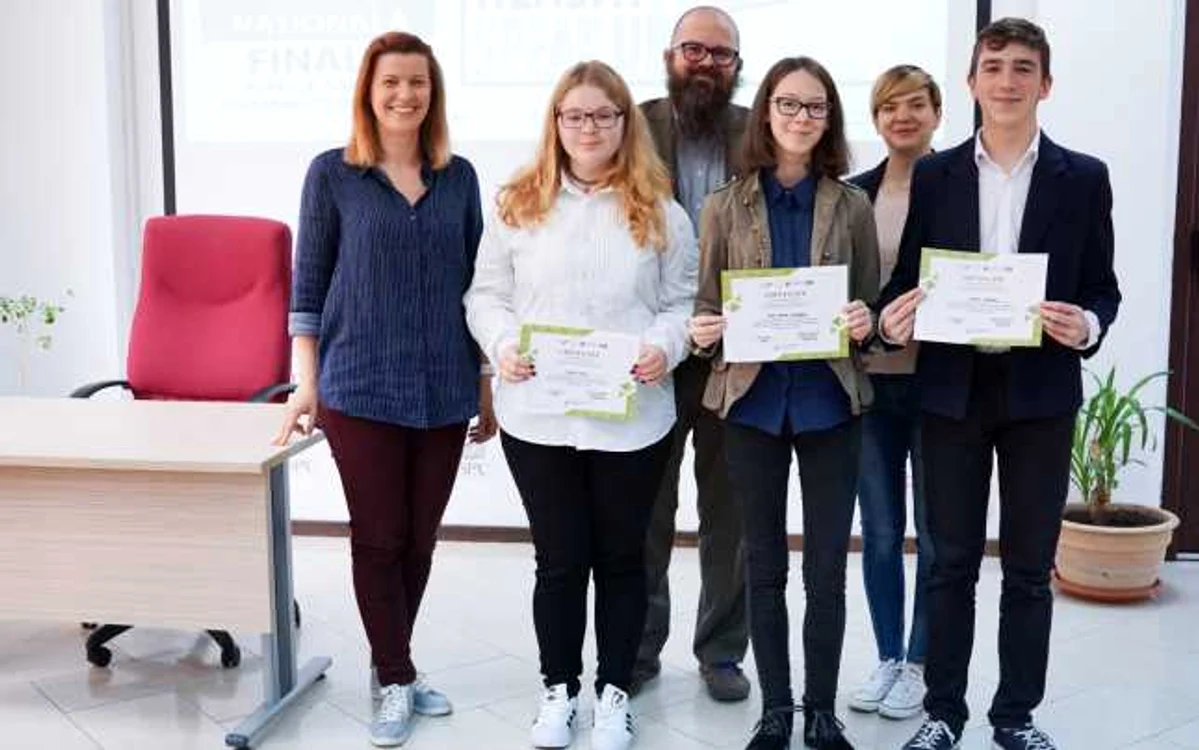 Liceenii câştigători  FOTO UBB