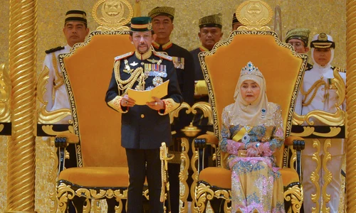 Sultan Hassanal Bolkiah și soția sa, Istana Nurul Iman la Palatul Bandar Seri Begawan din Brunei   profimedia 0458963482 jpg