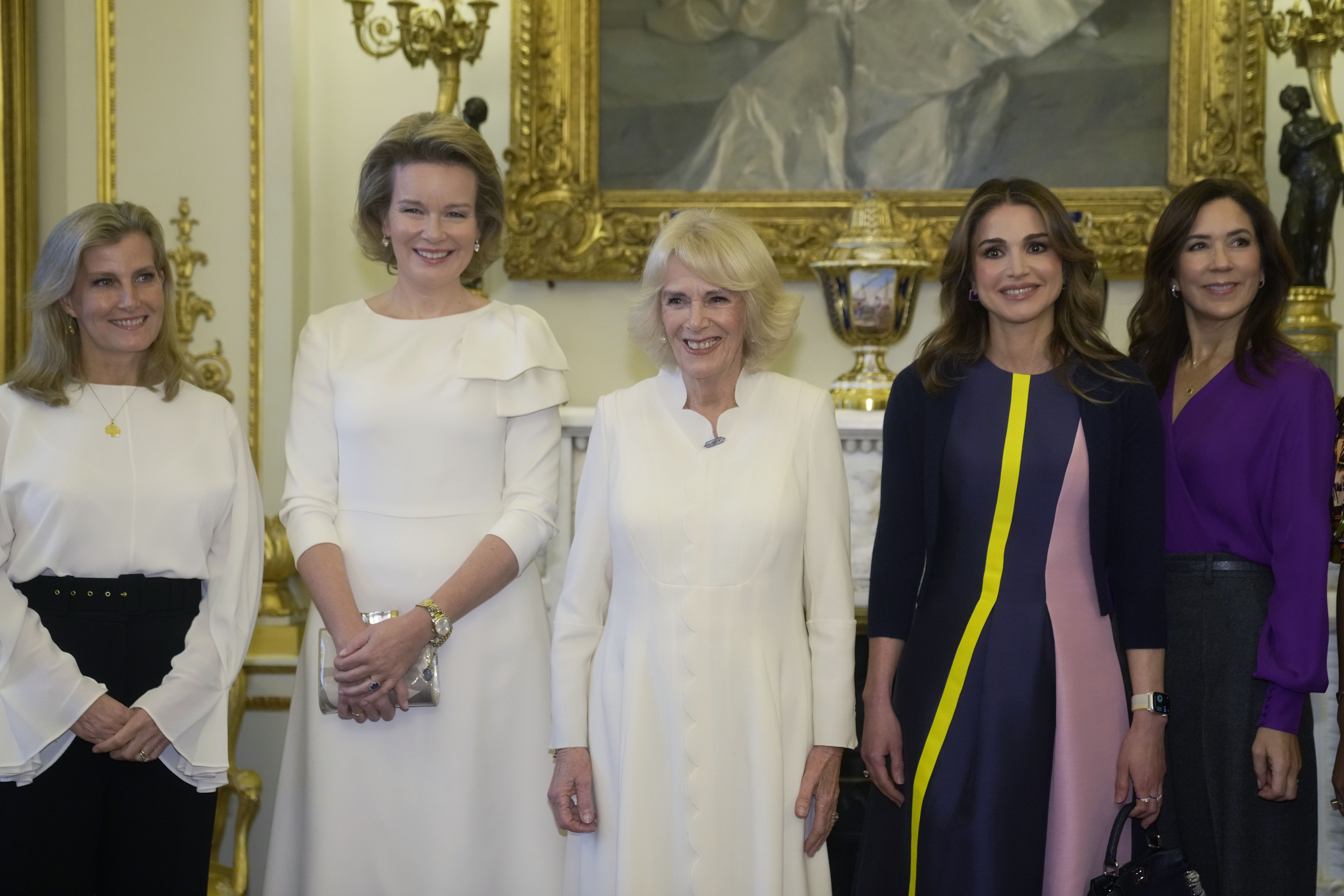 Regina Rania la încoronarea regelui Charles