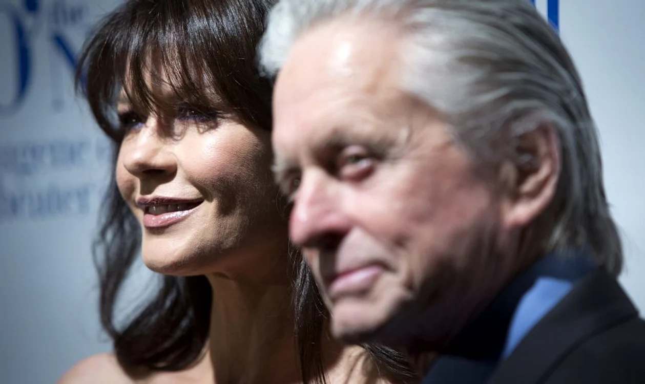
    Catherine Zeta Jones şi Michael Douglas încearcă să-şi refacă mariajul. (Foto: Reuters)  