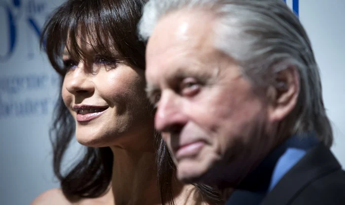 
    Catherine Zeta Jones şi Michael Douglas încearcă să-şi refacă mariajul. (Foto: Reuters)  