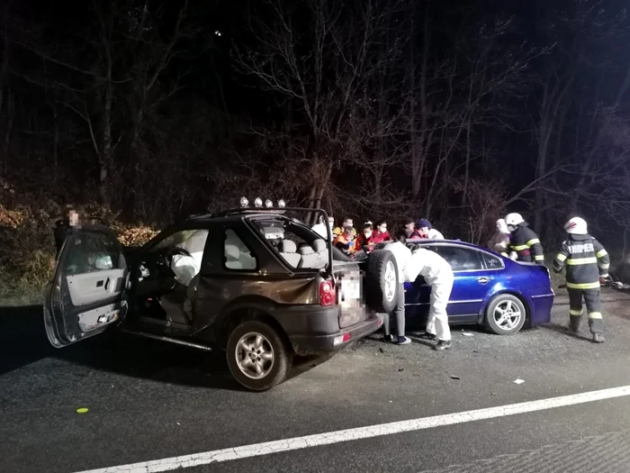 Accident pe DN 14 în Sibiu cu patru victime dintre care două încarcerate Foto Adevărul