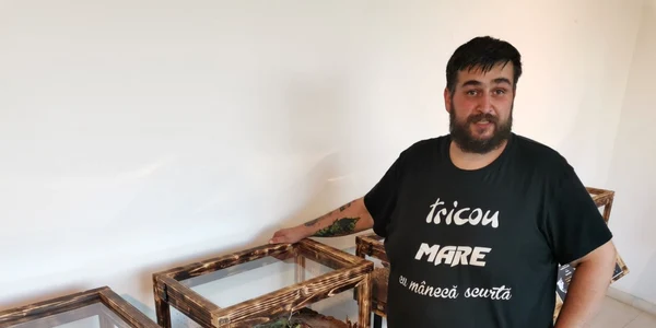 Bogdan Biriş colecţionează păianjeni FOTO Ş.Both