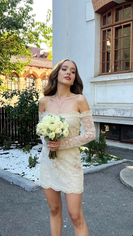 fiica prezentatoarei Raluca Moianu, Mara Ancuța, a ales ca rochie de mireasă o ținută Ellis by Eli Lăslean. FOTO: Instagram