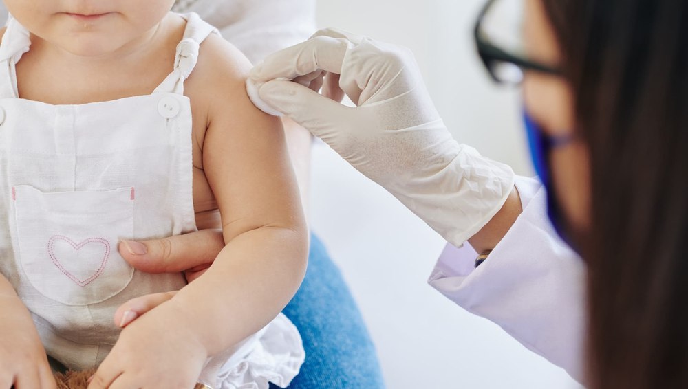 Cine își va asuma consecințele tragicului apel de luptă ideologic împotriva vaccinării care se aude acum?