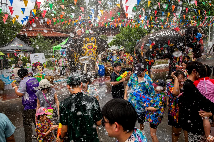 Localnicii și turiștii s-au bătut cu apă (Foto: GettyImages)