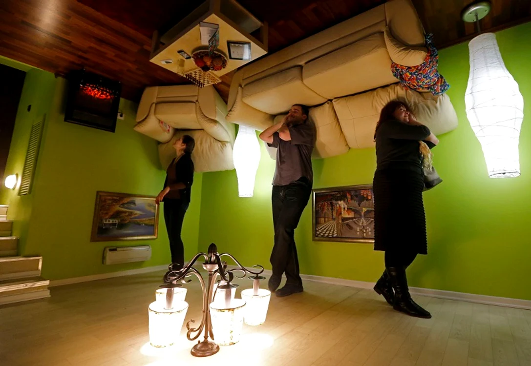 Casa cu sus-n jos (foto: Reuters)