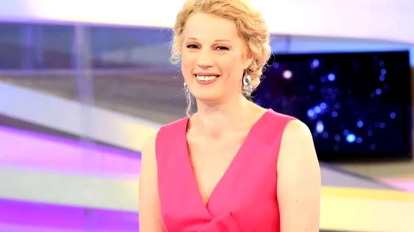 
    Camelia Pătrășcanu, celebră pentru horoscopul zilnic are noutăți pentru toate zodiileFoto: Antena 3  
