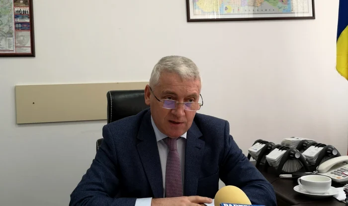 Adrian Ţuţuianu (PSD), numit secretar de stat în cadrul Secretariatului General al Guvernului. Funcția primită de Dan Reşitnec