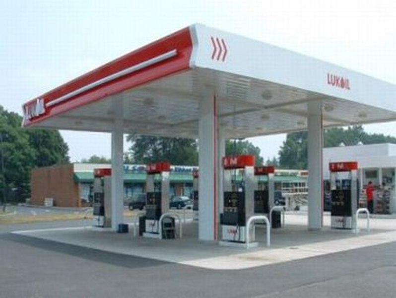 Lukoil își poate păstra dreptul de a procesa petrolul rusesc în Bulgaria timp de un an