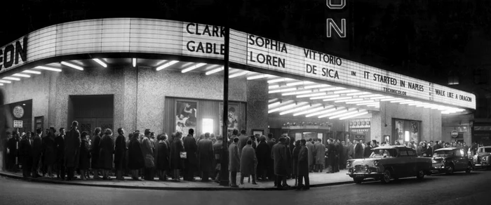 Cozile la cinematograf au rămas doar o parte a istoriei. FOTO: Getty Images