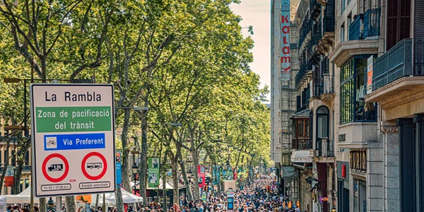 Stradă supraaglomerată din Spania Sursă ourplanetinmylens com