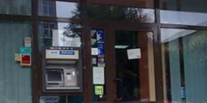 VIDEO Tinerii care au furat bancomatul au primit mandate de arestare preventivă