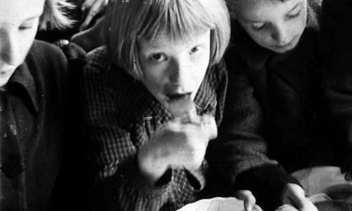 Foametea cumplită care a devastat Olanda în timpul celui de Al Doilea Război Mondial jpeg