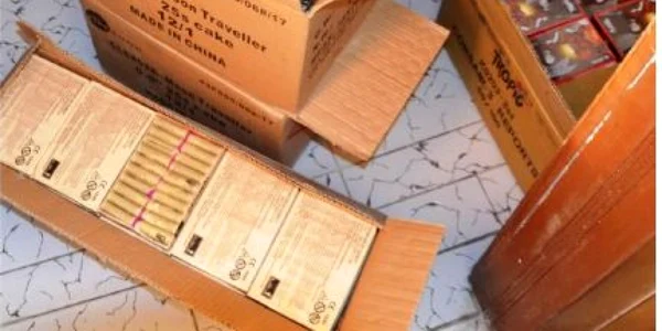 Oamneii legii au conifscat 285 de kilograme de petarde interzise