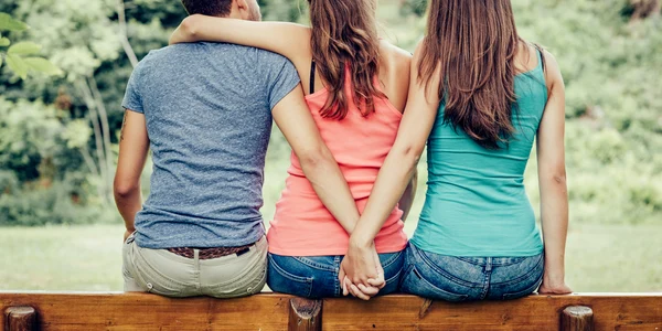 infidelitate un barbat doua femei threesome shutterstock 332233235 jpg