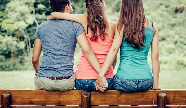 infidelitate un barbat doua femei threesome shutterstock 332233235 jpg