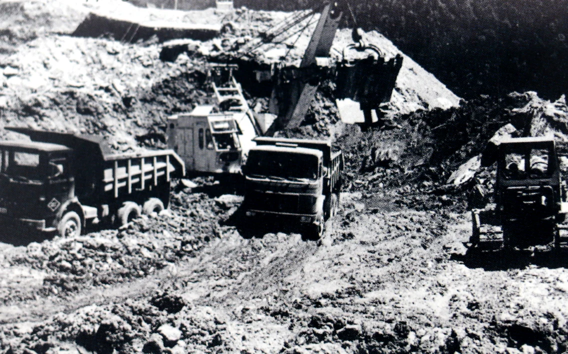 Imagini de arhivă de pe șantierul Râu Mare Retezat  Sursa volumul Hidroconstrucția  Sucursala Rîul Mare Retezat, 2013 (53) JPG