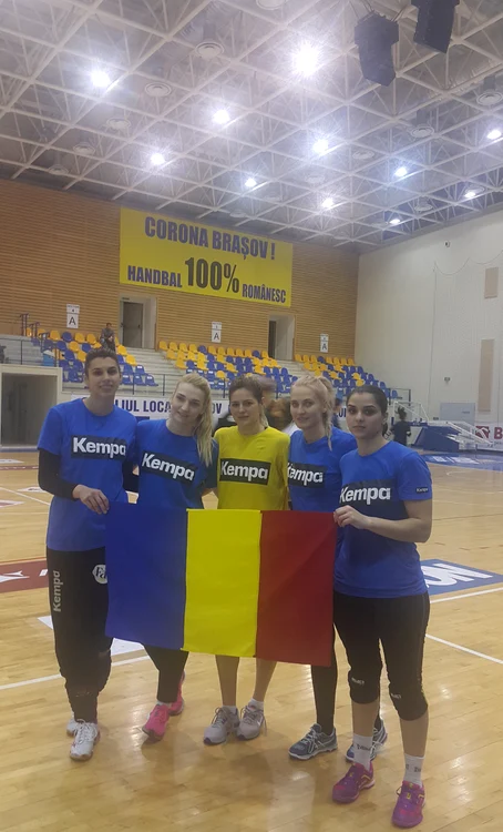 
    Afișul ”dublei” cu Spania  