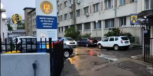 Grup organizat și șantaj (1) mp4 thumbnail png