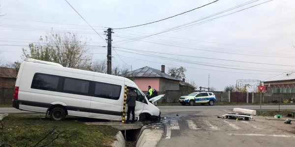 accident microbuz olt