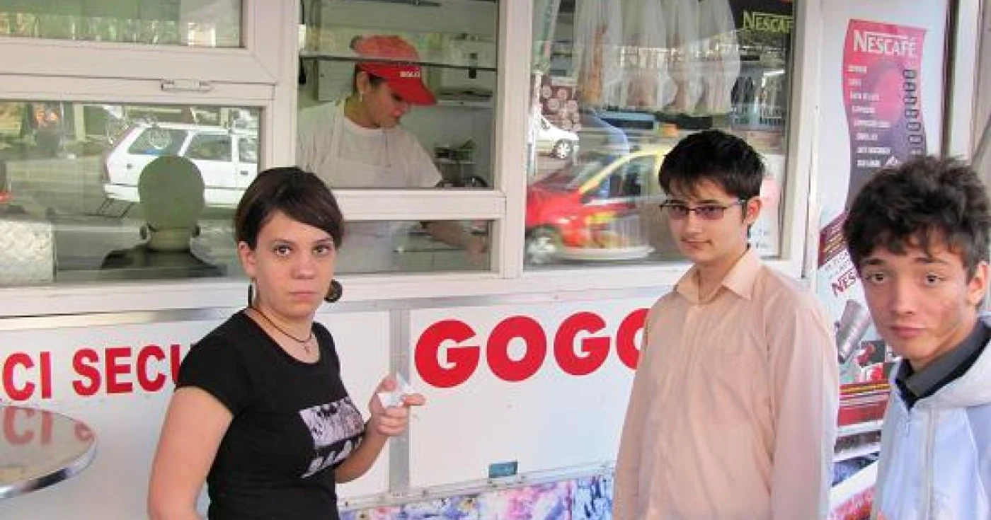 În pauza mare copiii iau cu asalt fast food-urile