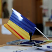 Secție de vot - alegeri - stampila FOTO Reuters