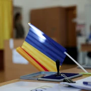 Secție de vot - alegeri - stampila FOTO Reuters