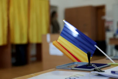 Secție de vot - alegeri - stampila FOTO Reuters