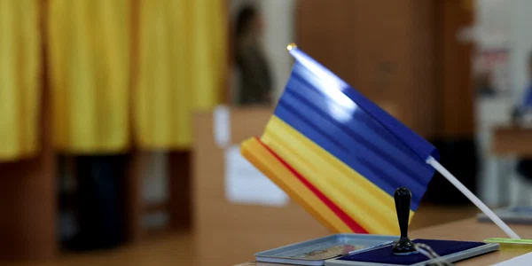 Secție de vot - alegeri - stampila FOTO Reuters