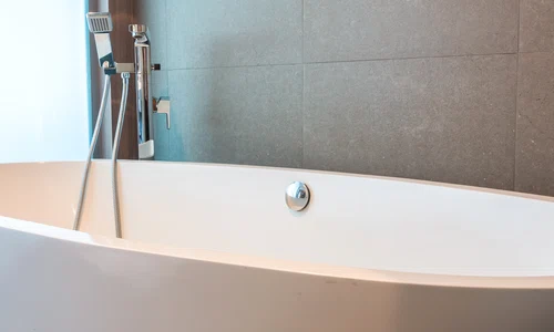 close up large bathtub jpg