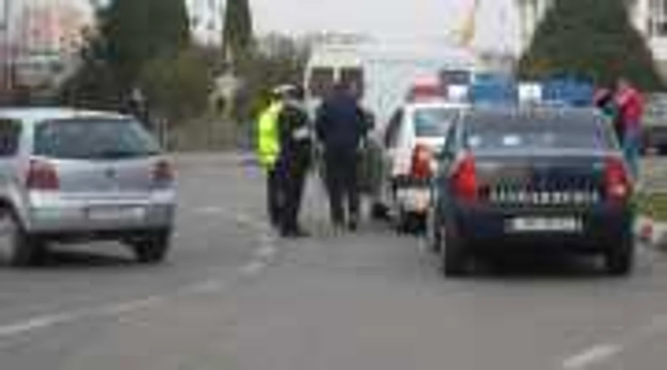 Zeci de jandarmi si politisti fac Revelionul in strada