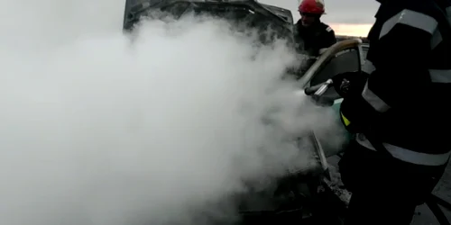 incendiu auto a1