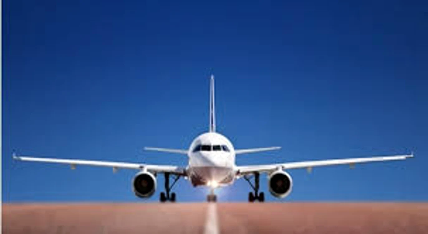 
    Avionul nu a putut ateriza din cauza vremii  