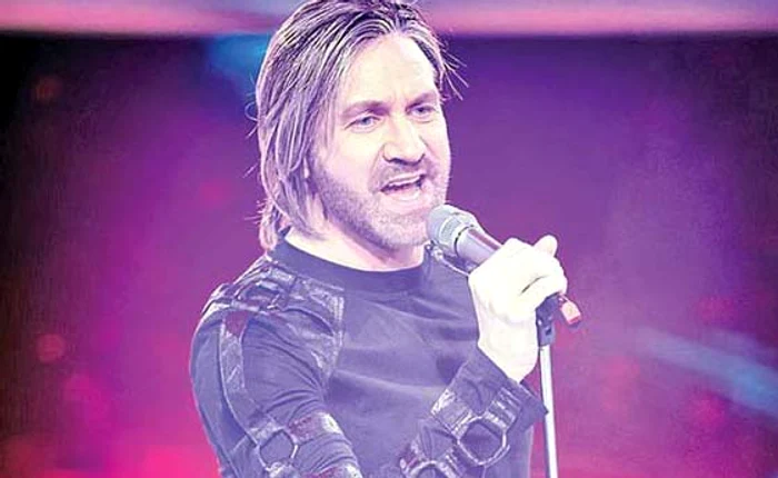 
    Alin Oprea a rămas fără microfoanele şi instrumentele muzicale, aflate în casăfoto: arhivă personală  