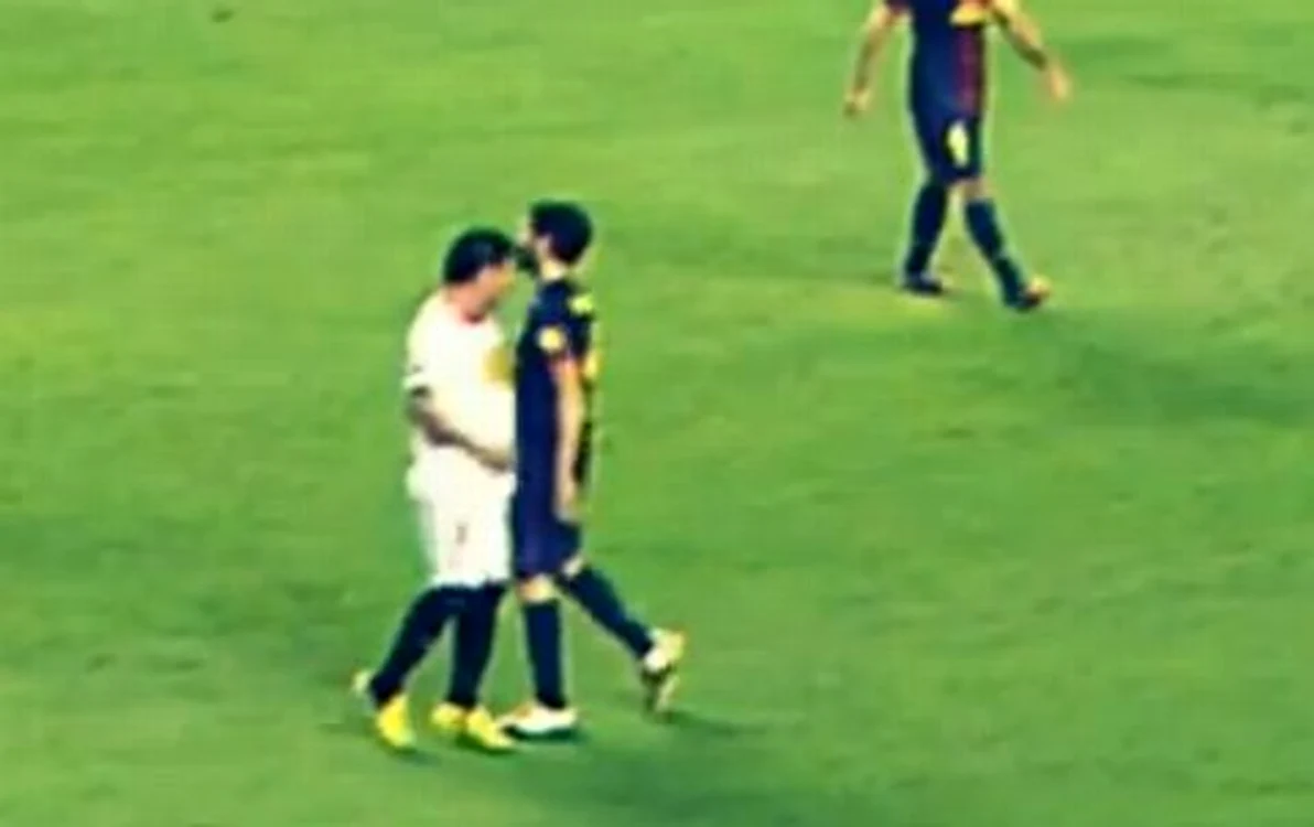 
    Momentul "loviturii" primite de Fabregas  