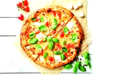 Margherita, pizza regală în culorile steagului italian jpeg