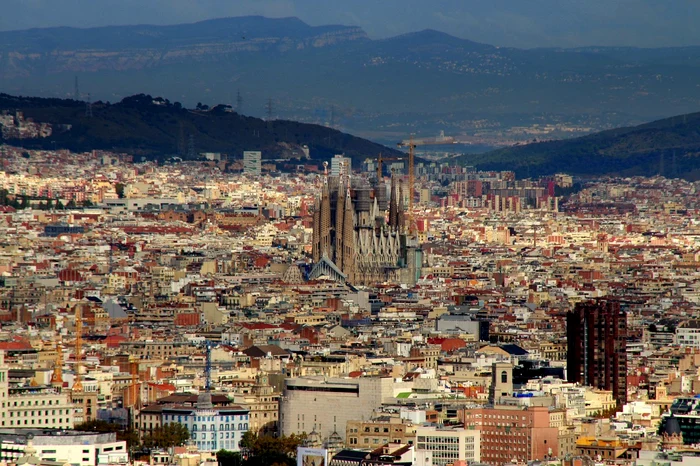 Imagine panoramică cu Barcelona / foto: Pixabay
