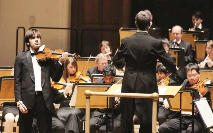 La concert îl veţi putea şi pe Crig Cuciuc, violonistul moldovean care i-a cucerit pe britanici