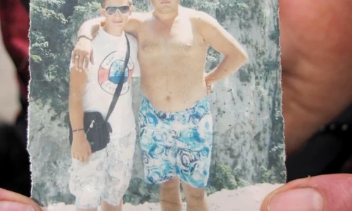 Botoşani: Costică Iliuţă, în partea dreaptă jpeg