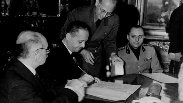 Calendar 30 august: 1940 Dictatul de la Viena: România a fost obligată să cedeze Ungariei partea de nord a Transilvaniei jpeg