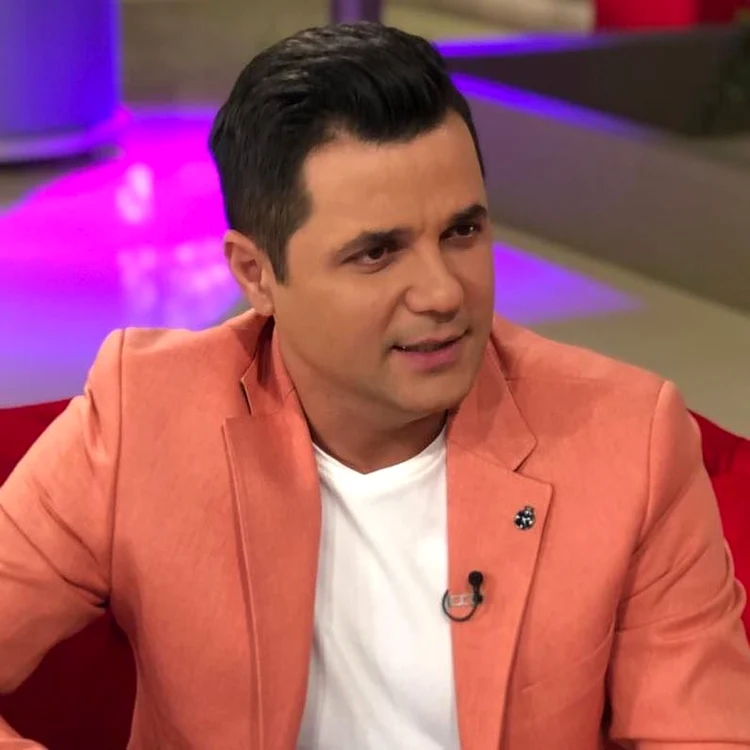 
    Cove a dezvăluit că s-a infectat cu coronavirusFoto: Pro TV  