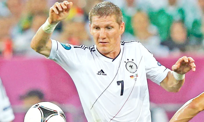 Schweinsteiger trece printr-o  perioadă foarte  slabă a carierei şi,  astăzi, ar putea fi  doar rezervă